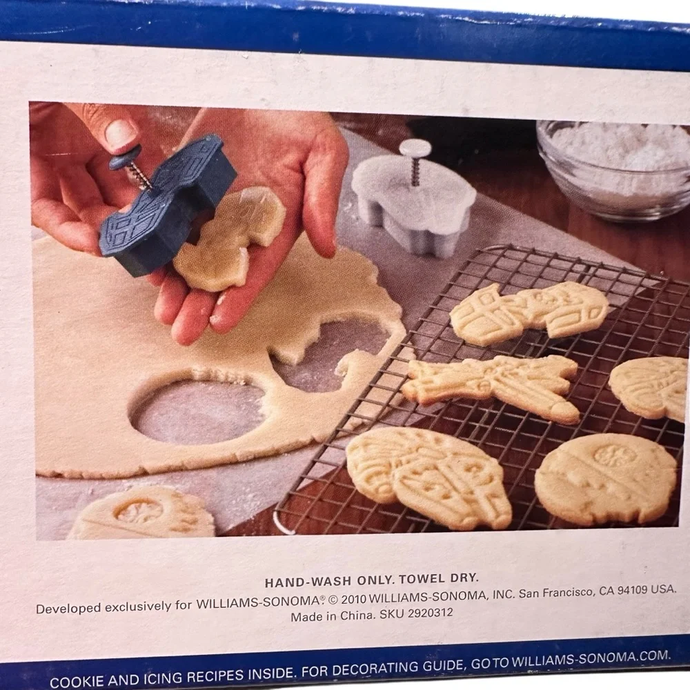 Williams-Sonoma Star Wars Cookie Cutters Set of 4 Like New‎